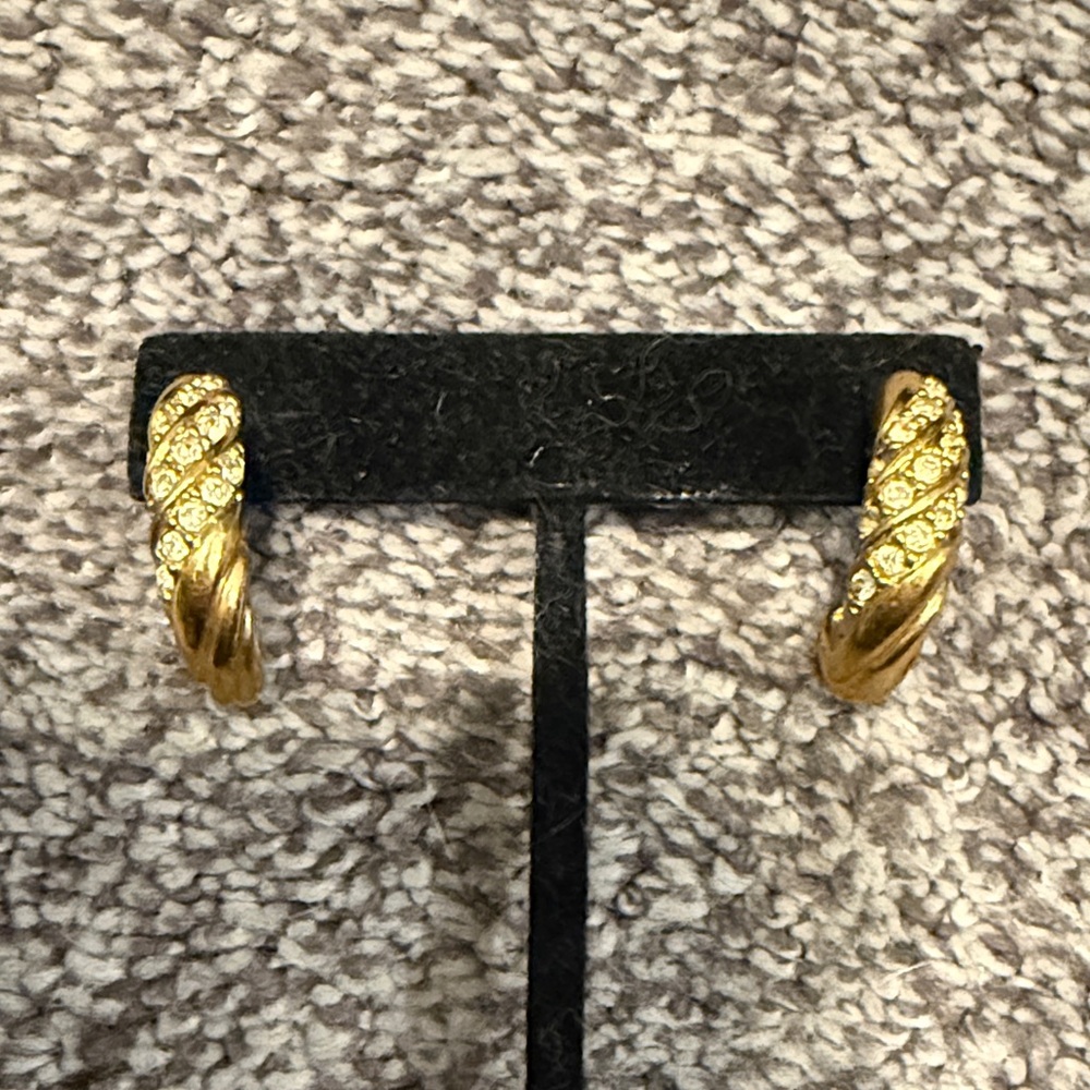 Elegant Gold Twisted Hoop Earrings